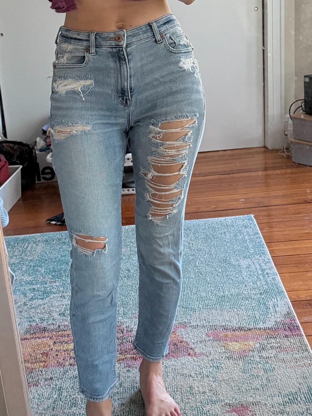 American Eagle mom jeans - light wash - distressed